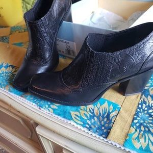 Antonio Melanie leather detailed clogs